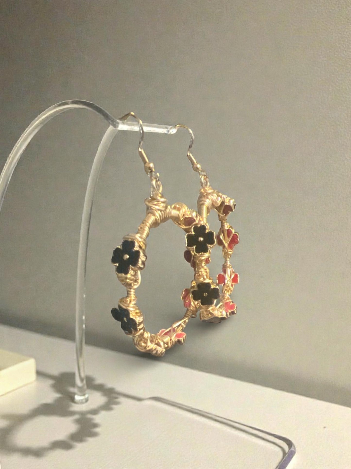 Black & Red Clover Hoops